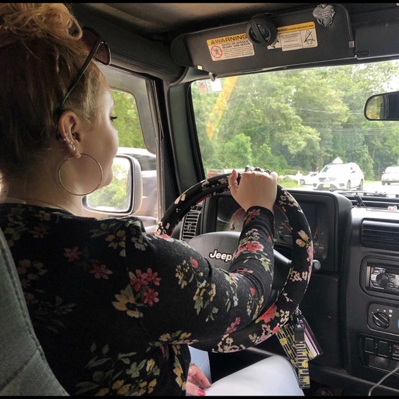 Meet your Posher, Layla - Picture 1 of 1